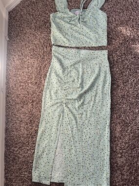No Boundaries 2 piece skirt set - SIZE MED